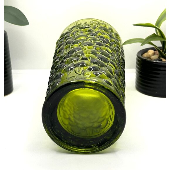 Vintage MCM Avocado Green Grape Design Glass Vase Approx. Size 7.5" Tall - Picture 7 of 7